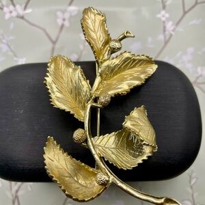 Vintage Signed Coro Gold Tone Textured Leaves and Berries Brooch Pin